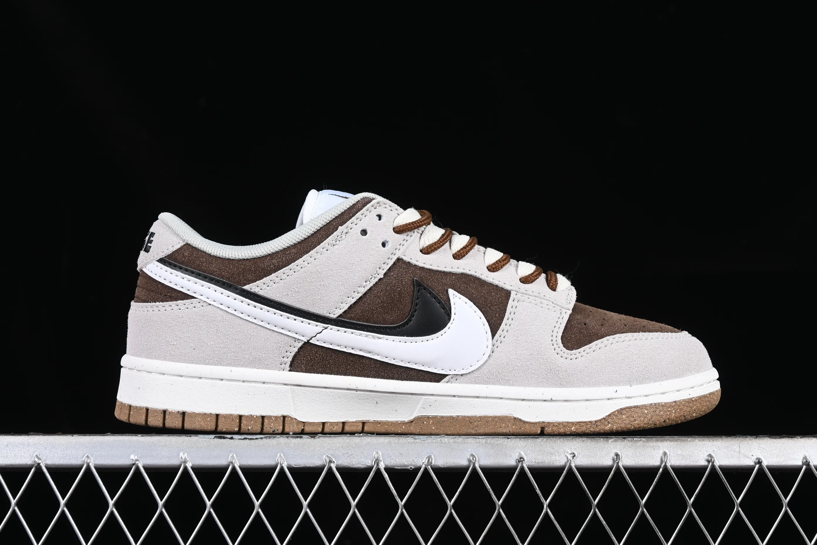 All Categories Nk SB Dunk Series Nk SB Dunk Low Low-top sneakers Cost-effective version Nk SB Dunk Low "85" double hook SB low-top sports and leisure sneakers DO9457-108